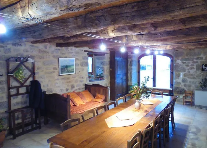 De La Taouyre Hébergement de vacances Saint-Symphorien-de-Thenieres